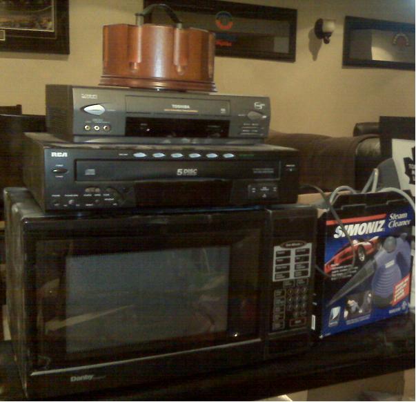 x10 wireless security system bnib includes a whole bunch of